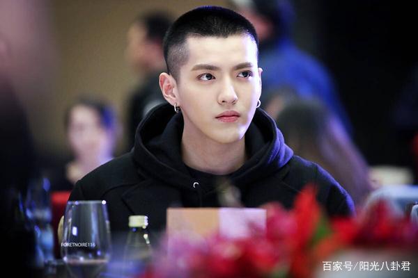 李雪琴沈梦辰取关吴亦凡,都美竹却遭歌手妻子大骂,还自称是颜粉
