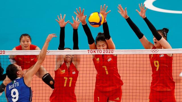 奥运女排8强已定7席!中国女排3-0大胜意大利,虽出局但实力回归