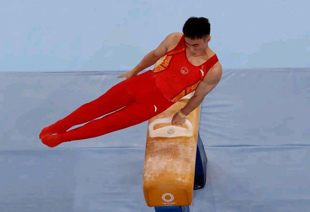 8月1日,东京奥运会体操男子鞍马决赛,孙炜因为失误掉下