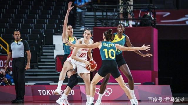 38平!从27-19到11-19,中国女篮太轻敌,第二节失误多三分球不中
