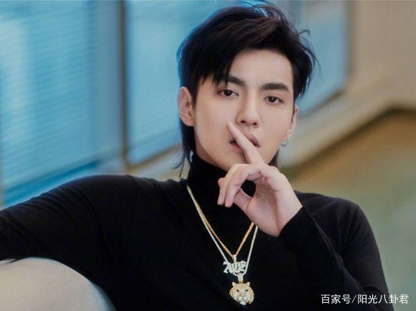 网曝吴亦凡蜡像换囚服,吴亦凡和工作室号被封,波及六六和马薇薇