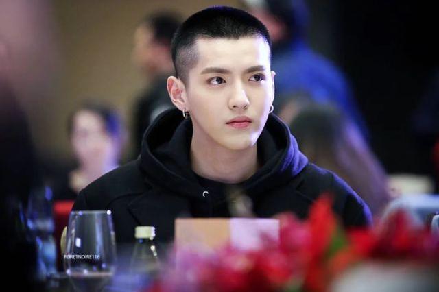 吴亦凡部分粉丝仍力挺“爱豆”,背后饭圈何去何从?