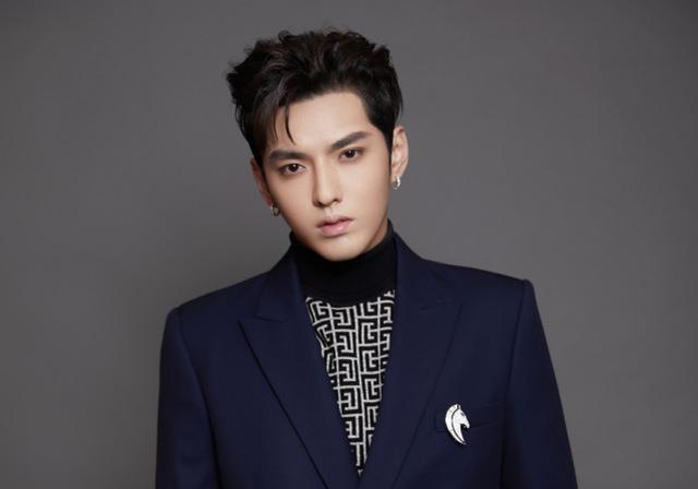 吴亦凡账号被注销后,都美竹深夜发文吐心声:心里不是滋味
