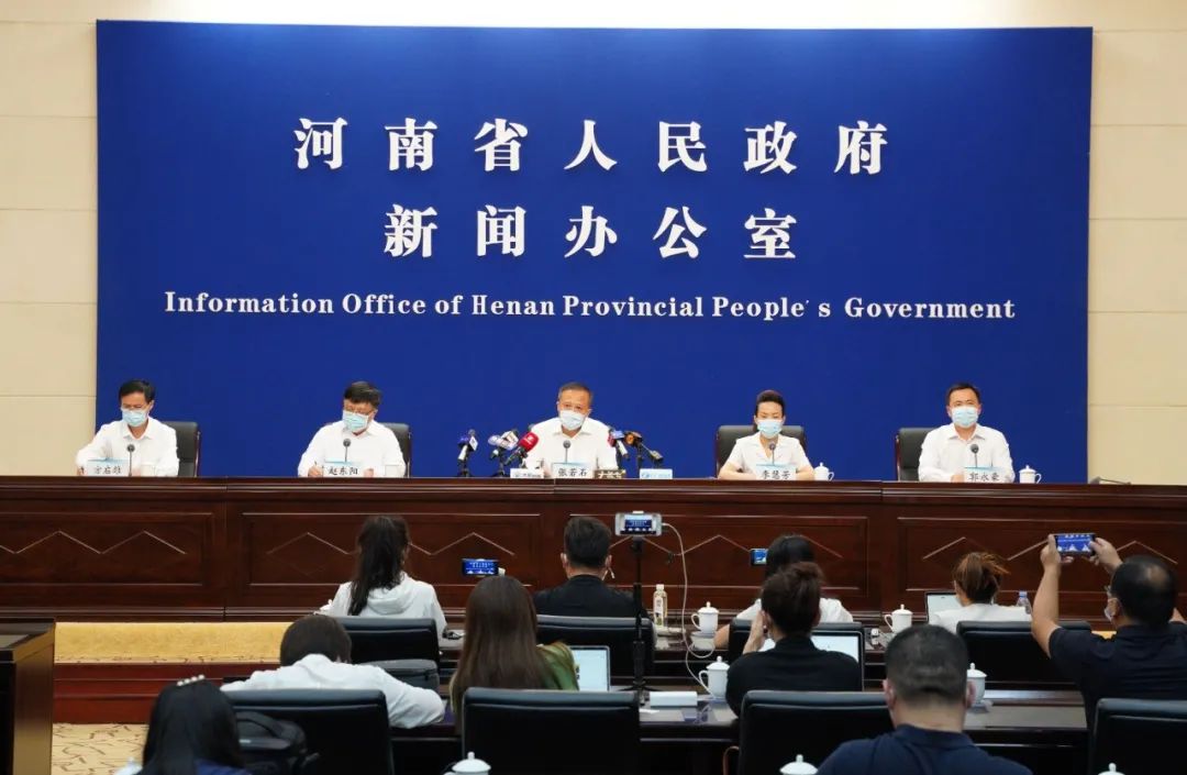 郑州全员核酸检测2日内基本完成,全省药店暂停销售退烧药物