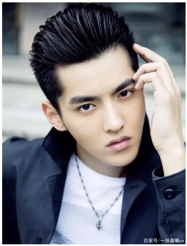 吴亦凡微博被封,跌入“凡尘”一无所有,给所有男艺人提个醒