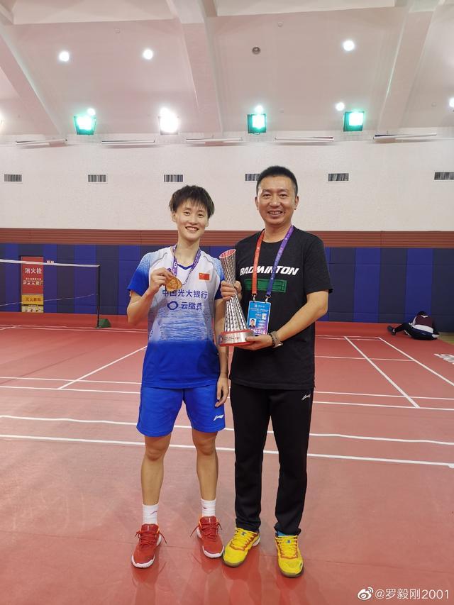 三年磨一剑!国羽夺冠幕后功臣曝光,2位世界冠军最该感谢他
