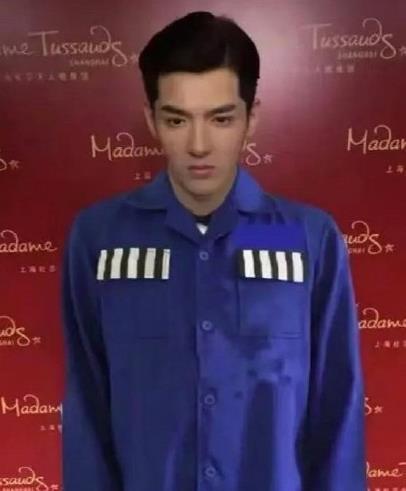 吴亦凡蜡像穿囚服是假的?杜莎夫人蜡像馆回应,8个字说清状况