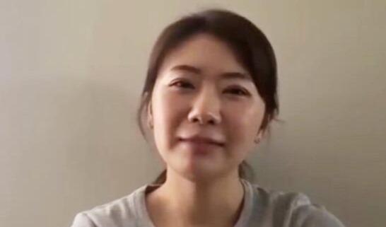 福原爱瘦脱相!安慰刘诗雯,两眼无神变“锥子脸”,自曝将来中国