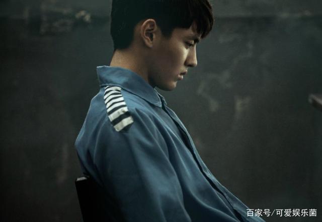 吴亦凡被刑拘后事件升级,都美竹点赞“锤了13岁”博文,细思极恐