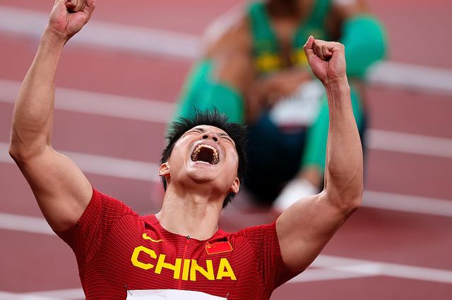 苏炳添:感谢大家的祝福!田径队称赞:实现了中国田径人的梦想!