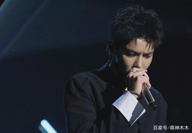 吴亦凡被封杀后,“京圈”反应成焦点,官媒发声:有些人仍在装睡