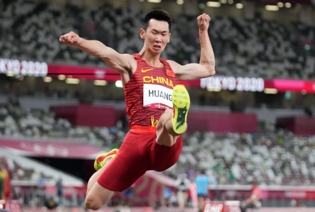 男子跳远希腊选手滕托格鲁夺冠,中国选手黄常洲获得第10名