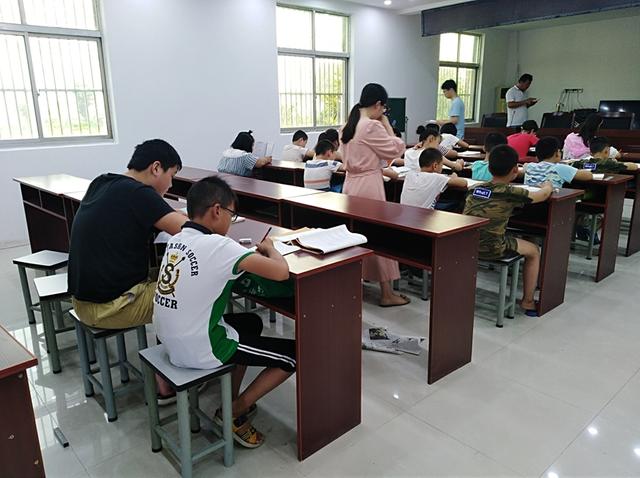 大一学生培训机构兼职,与12岁学生起冲突,结果悲剧了