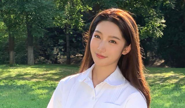 都美竹点赞明星吴亦凡和13岁女孩的文章,这是怎么了?