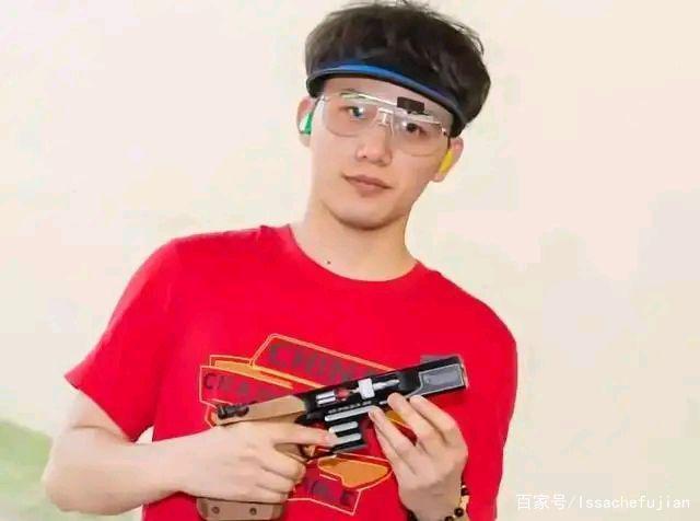 射击赛场——世界冠军林俊敏冲金