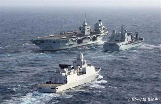 中国不容挑衅!英航母灰溜溜走了,中方“护送”,此前叫嚣成笑柄