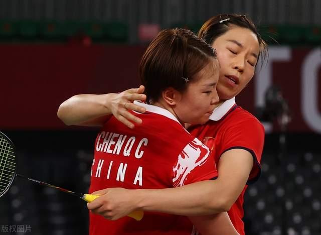 怒吼响彻赛场!国羽女双再胜韩国劲敌,挺进决赛冲击奥运金牌