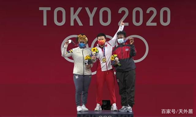 中国队大爆发!国歌15分钟内3次在东京奏响,汪周雨竖起手指:第1