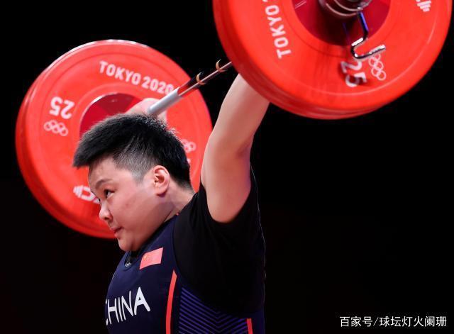 过去三年,汪周雨只干了一件事:参赛,顺便包揽三冠