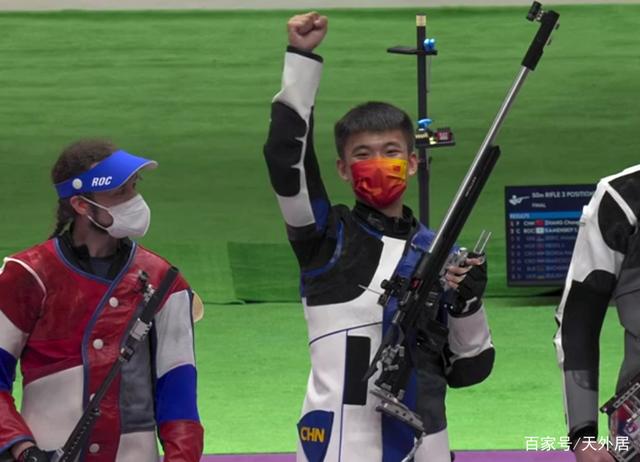 金牌开始,金牌结束!中国射击队力压美国排第一,张常鸿挥拳庆祝