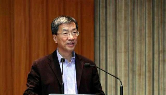 教育部部长换人,教师们有什么期待吗?网友:涨工资