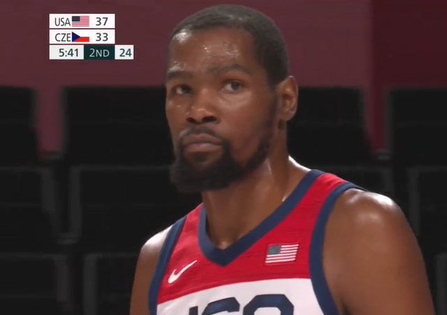 美国男篮晋级8强!杜兰特三节打卡轰23+8+6:超甜瓜成奥运得分王