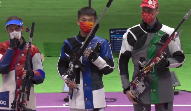 中国军团第27金!山东00小伙张常鸿刷新历史,466环破世界纪录