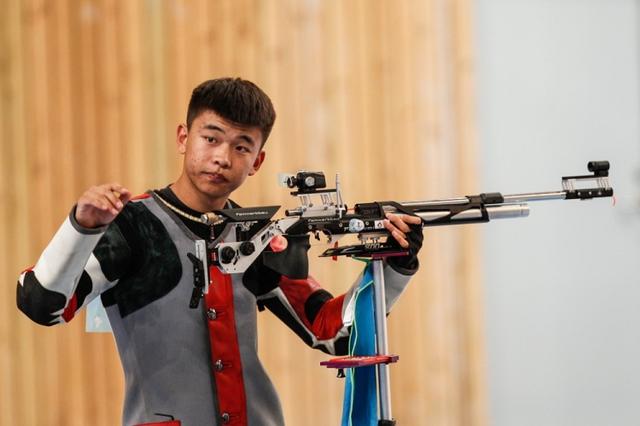 中国选手张常鸿以第2晋级男子50米步枪三姿决赛 赵中豪无缘