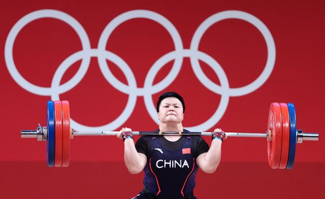 举重——女子87公斤级:中国选手汪周雨夺冠(2)