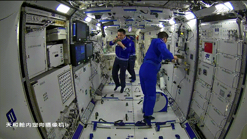 长期太空“出差”,如何保持最佳心态?