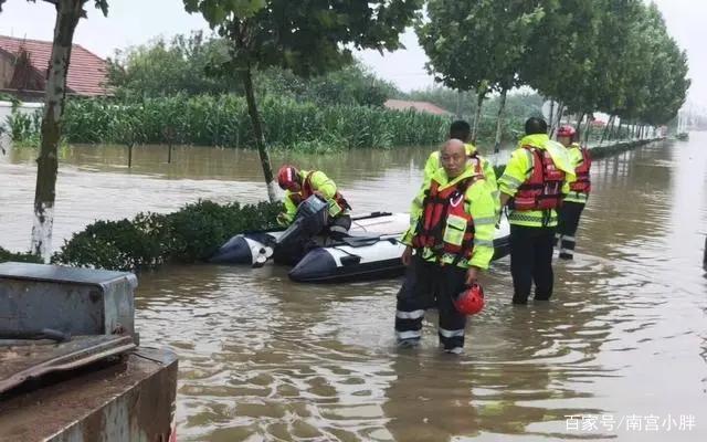 河南省强降雨共造成302人不幸遇难,悲痛
