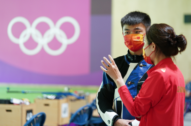 中国队一小时内连夺4金1银!领先美国队8金,稳居奥运会榜单首位