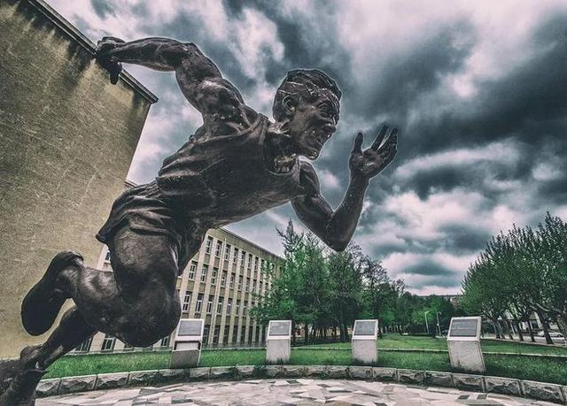 89年前的“苏炳添”单刀赴奥运,4年后无路费回家靠资助卖大米才回国