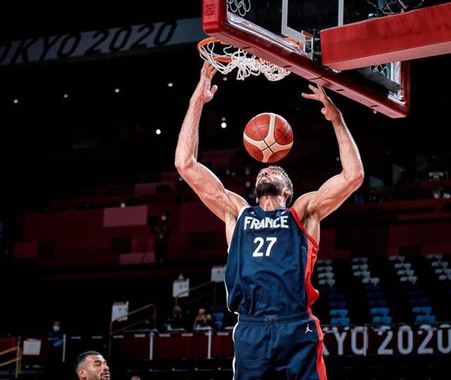 奥运男篮-法国队轻取伊朗小组赛三连胜晋级八强