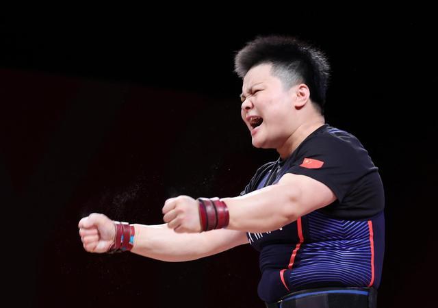 金牌帽子戏法!中国奥运代表团15分钟三连金,网友表示:太刺激了!