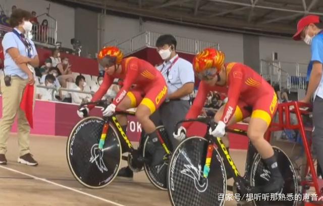 28金!中国队在女子锦标赛战胜德国队,赛后披国旗绕场一周很感人