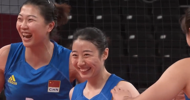 中国女排3-0完胜,郎平变阵收获惊喜,阿根廷最终惨遭斩获马下