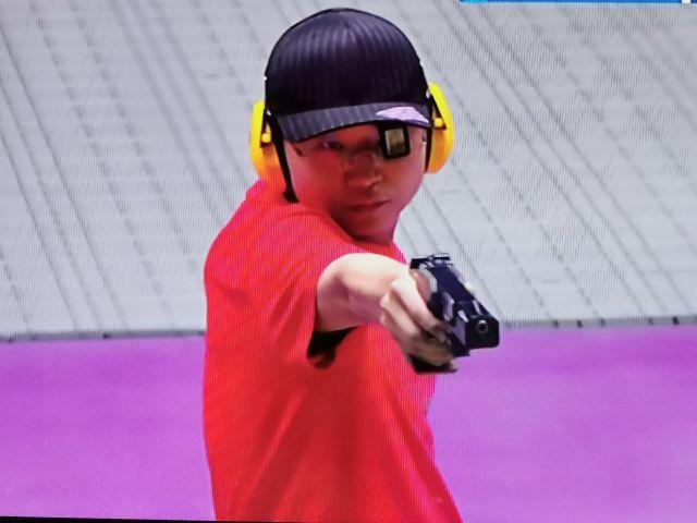 山东选手李越宏惊险晋级男子25米手枪速射决赛,逆袭摘铜