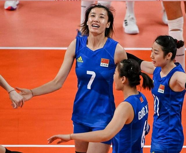 3连败后2连胜!中国女排获7分出局显遗憾,美俄默契球坑苦郎导