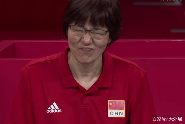 中国女排3-0收官!现场DJ高喊中文:郎平谢谢您,我们永远爱您