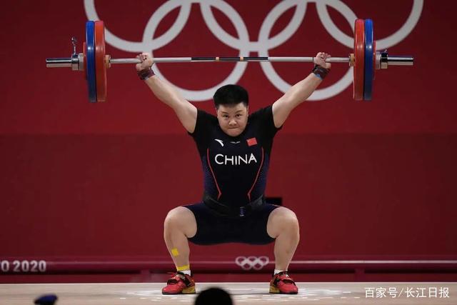 刚刚,汪周雨举起湖北第二金