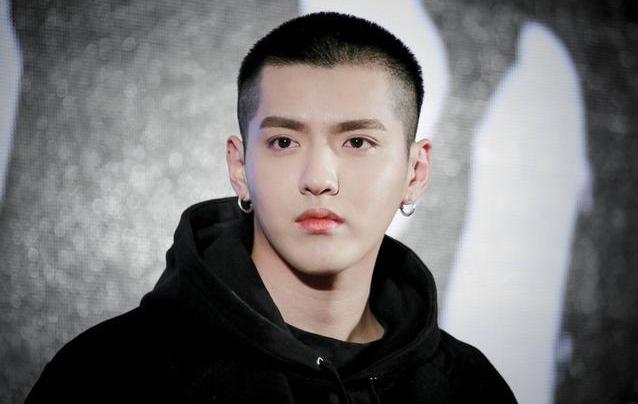 吴亦凡被刑拘后,都美竹清空和他相关的所有内容,重新开始新生活