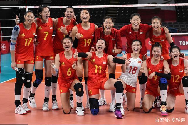 告别战?郎平哭肿双眼道歉,女排送上暖心礼物或让郎导体面离开