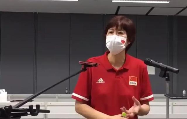贾秀全不提辞职,郎平哭着道歉揽责,女足和女排的明天哪个更好?
