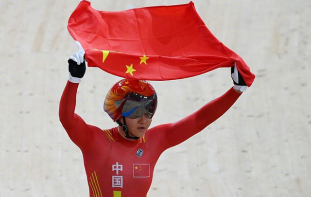 激动万分!奥运金牌妈妈哭倒在地,心疼女儿:她太不容易太辛苦了