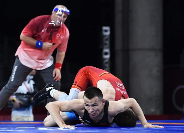 奥运摔跤-中国选手瓦里汗-赛里克击败3-1击败乌克兰对手夺得铜牌