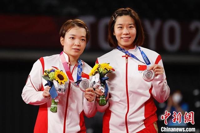 陈清晨/贾一凡获羽毛球女双亚军 寄望巴黎奥运