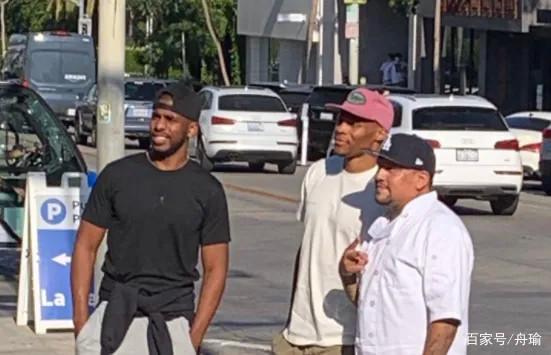 杜兰特给女排姑娘点赞,奥迪可降薪加盟,安东尼霍华德坐等电话