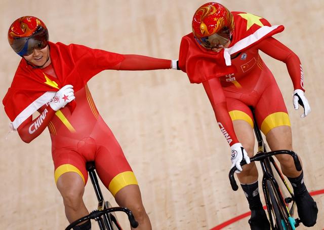 人物|从里约小将到东京大姐大,连夺两金的钟天使:我再冲一下