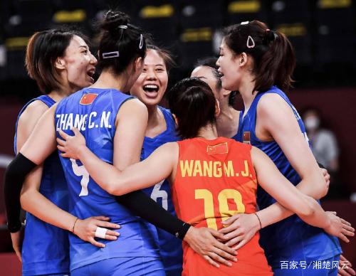 中国女排两连胜结束东京之旅,现场响起谢谢郎导,听着让人泪目